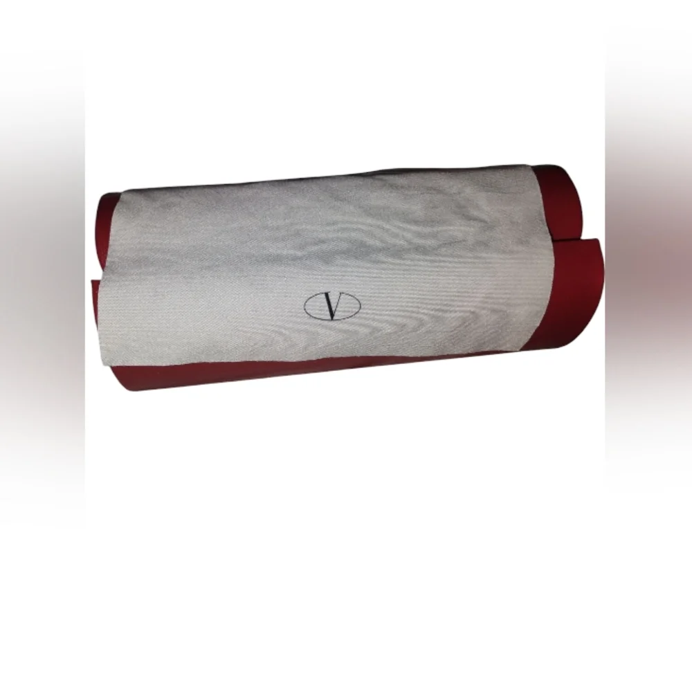 Valentino Red Eyeglass Case With Lense Cloth - Picture 2 of 4